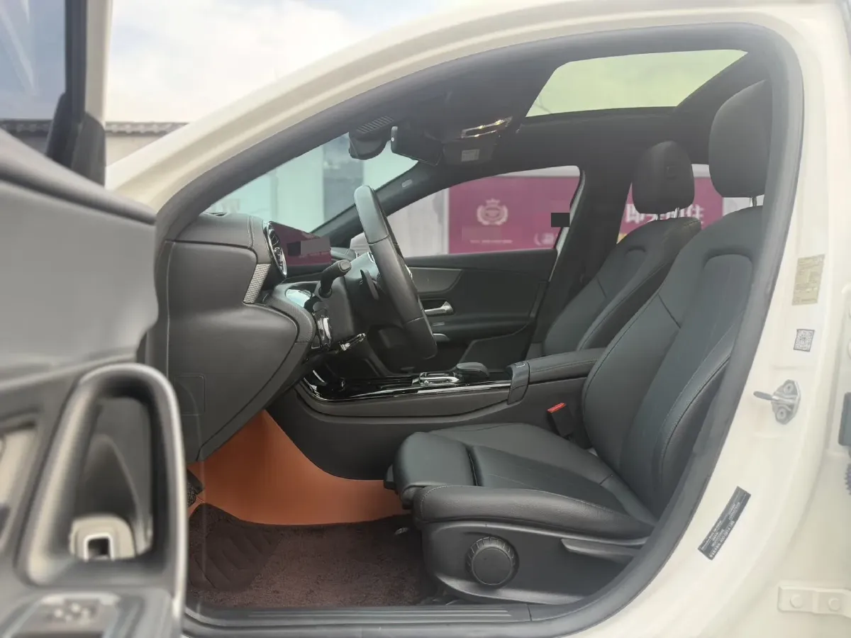 2022 Mercedes-Benz A Class 1.3T 136HP L4 7DCT,autocango,china used car exporter,china ev exporter,chinese used car exporter,chinese used ev exporter