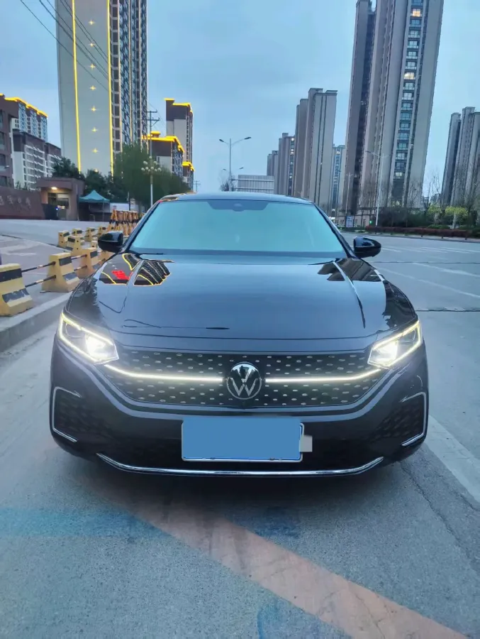 2024 Volkswagen Passat 2.0T 220HP L4 7DCT,autocango,china used car exporter,china ev exporter,chinese used car exporter,chinese used ev exporter