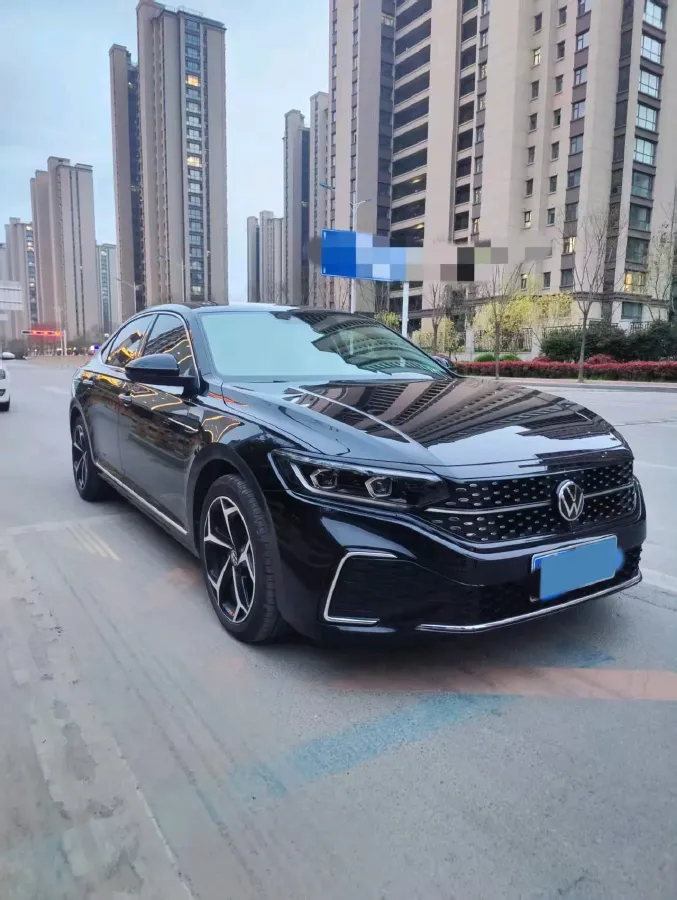 2024 Volkswagen Passat 2.0T 220HP L4 7DCT,autocango,china used car exporter,china ev exporter,chinese used car exporter,chinese used ev exporter