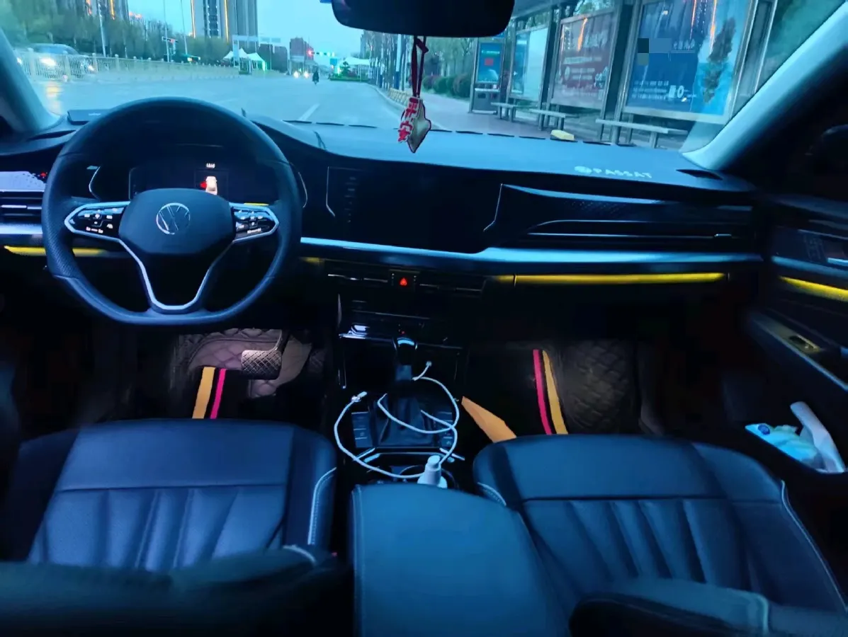 2024 Volkswagen Passat 2.0T 220HP L4 7DCT,autocango,china used car exporter,china ev exporter,chinese used car exporter,chinese used ev exporter