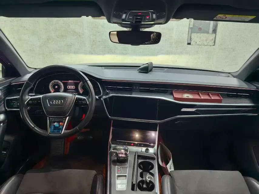 2024 Audi A6L 2.0T 245HP L4 7DCT,autocango,china used car exporter,china ev exporter,chinese used car exporter,chinese used ev exporter