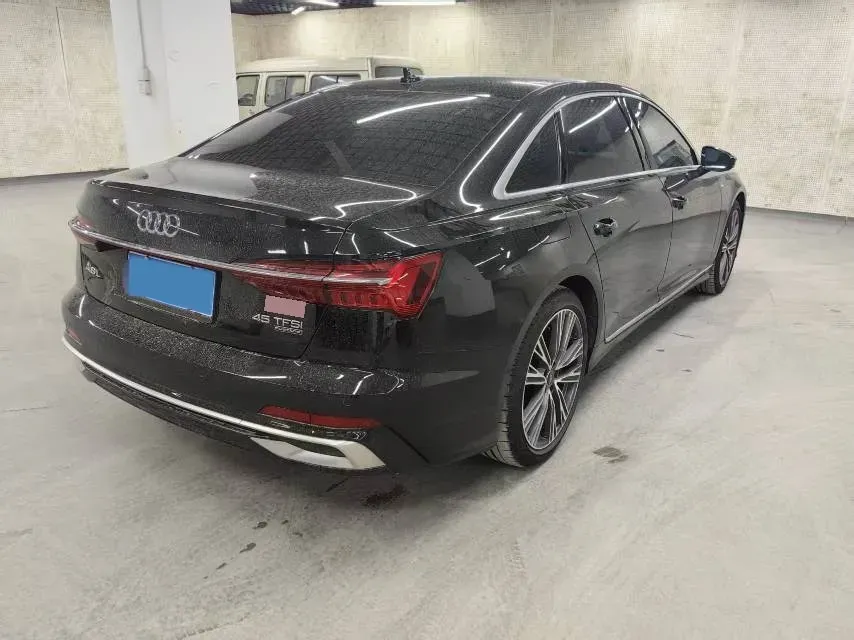 2024 Audi A6L 2.0T 245HP L4 7DCT,autocango,china used car exporter,china ev exporter,chinese used car exporter,chinese used ev exporter