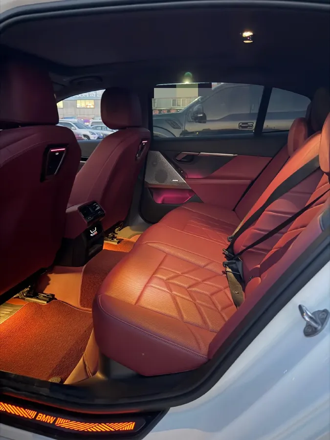 2025 BMW 5 Series 2.0T 190HP L4 8AT,autocango,china used car exporter,china ev exporter,chinese used car exporter,chinese used ev exporter