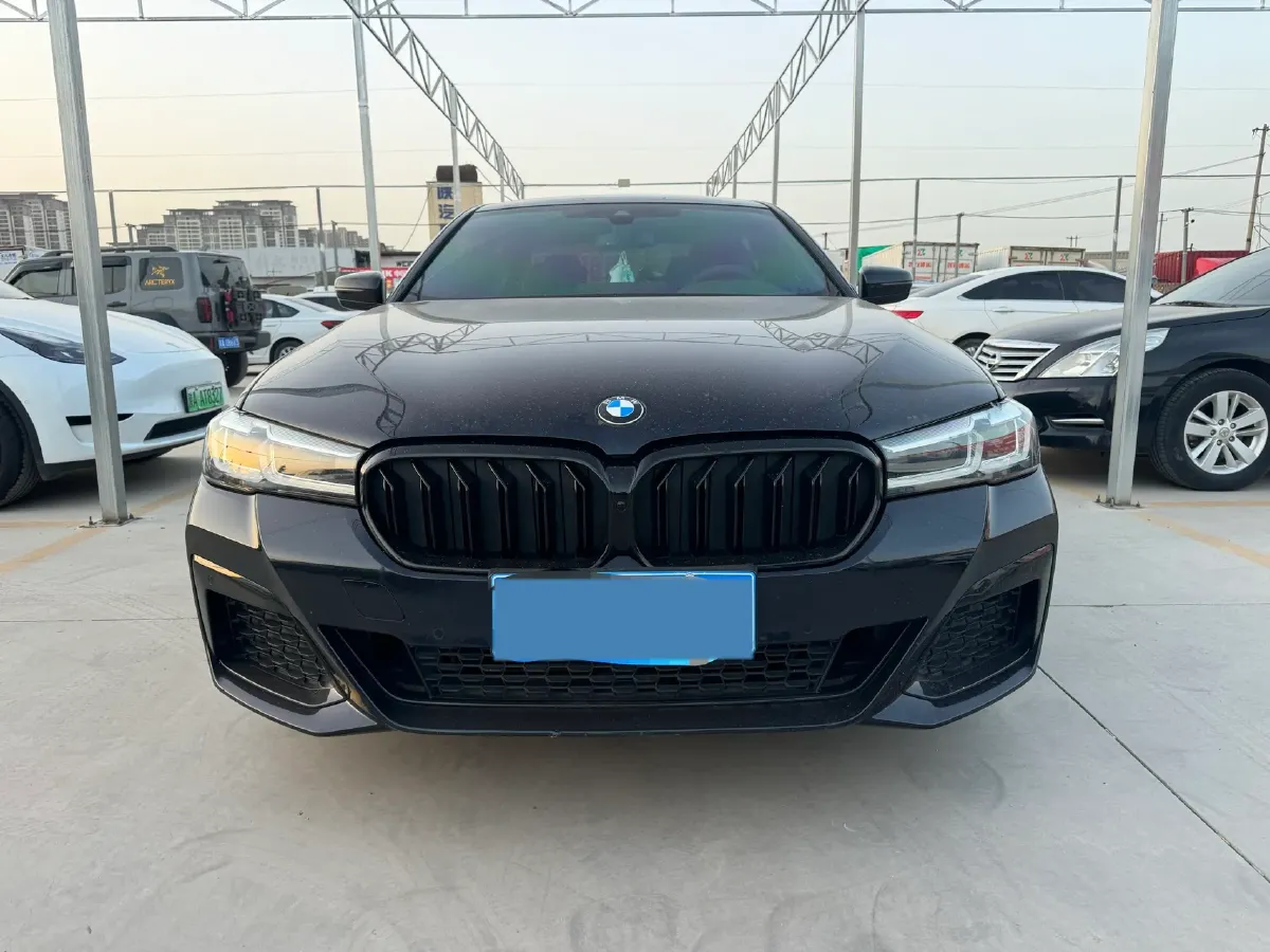 2022 BMW 5 Series 2.0T 184HP L4 8AT,autocango,china used car exporter,china ev exporter,chinese used car exporter,chinese used ev exporter