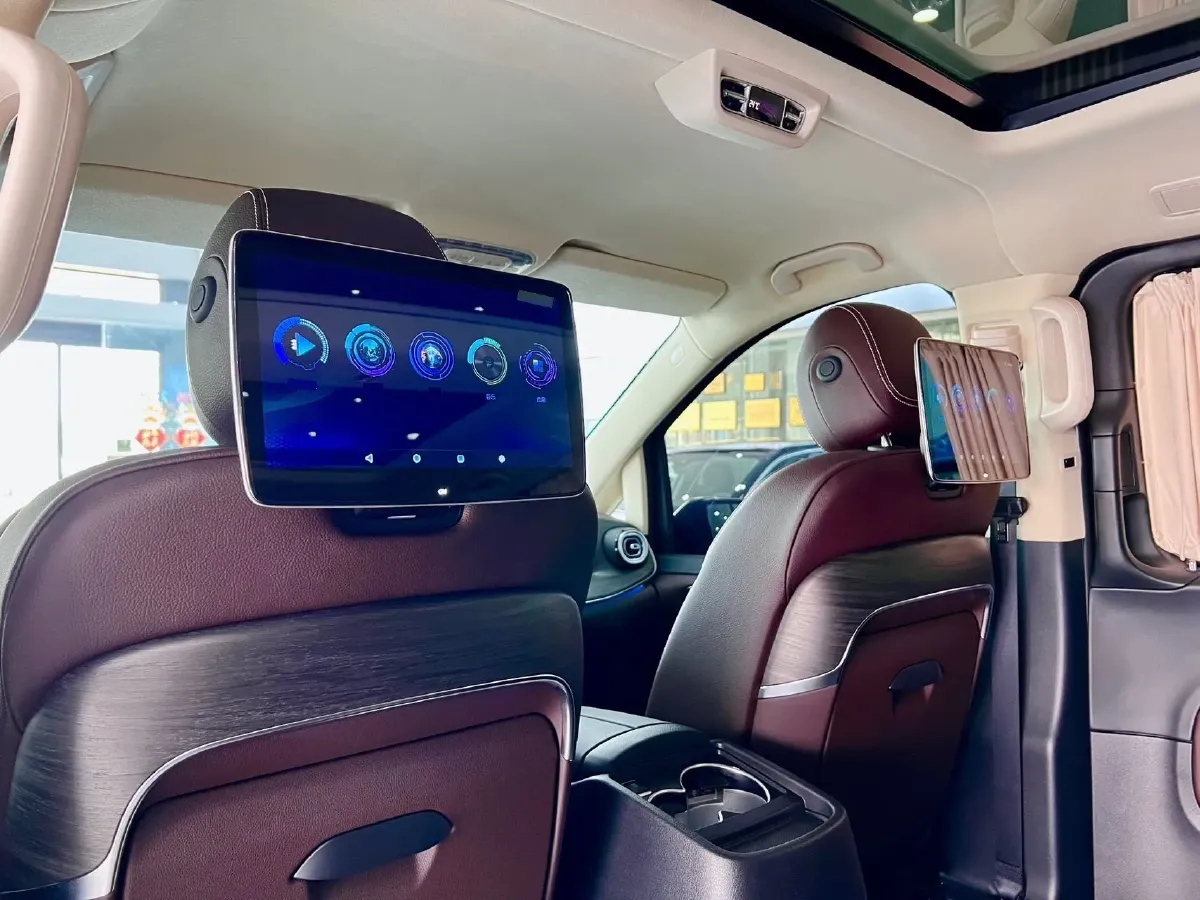 2024 Mercedes-Benz V Class 2.0T 231HP L4 9AT,autocango,china used car exporter,china ev exporter,chinese used car exporter,chinese used ev exporter