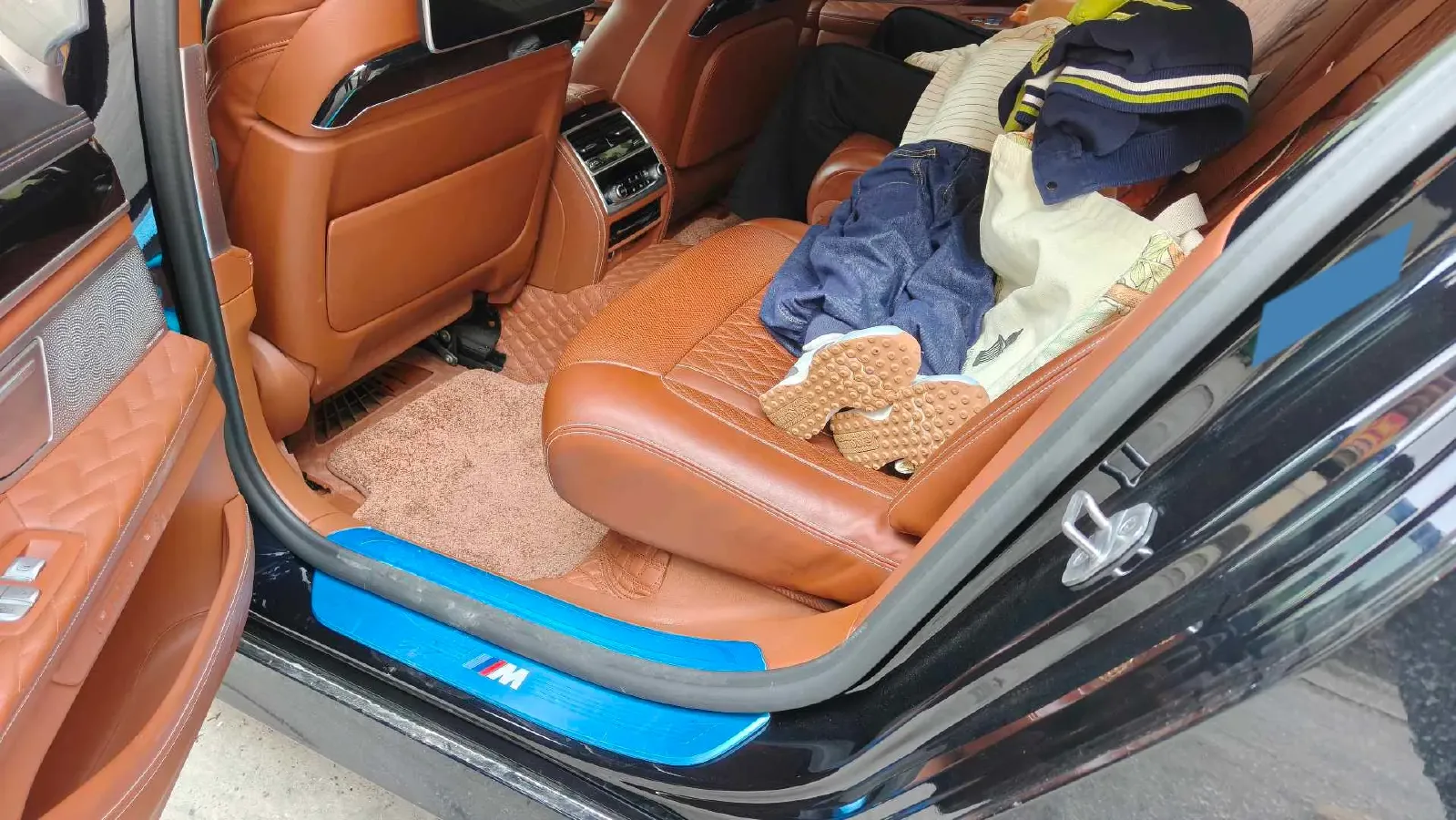 2019 BMW 7 Series 3.0T 340HP L6 8AT,autocango,china used car exporter,china ev exporter,chinese used car exporter,chinese used ev exporter