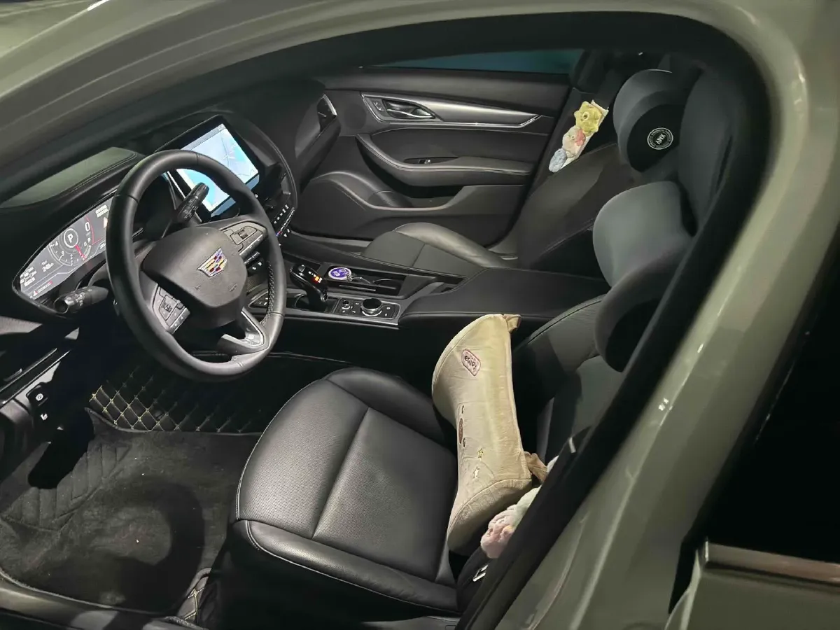 2023 Cadillac CT5 2.0T 237HP L4 10AT,autocango,china used car exporter,china ev exporter,chinese used car exporter,chinese used ev exporter