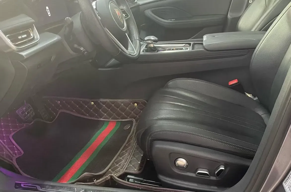 2023 HongQi H5 2.0T 224HP L4 8AT,autocango,china used car exporter,china ev exporter,chinese used car exporter,chinese used ev exporter