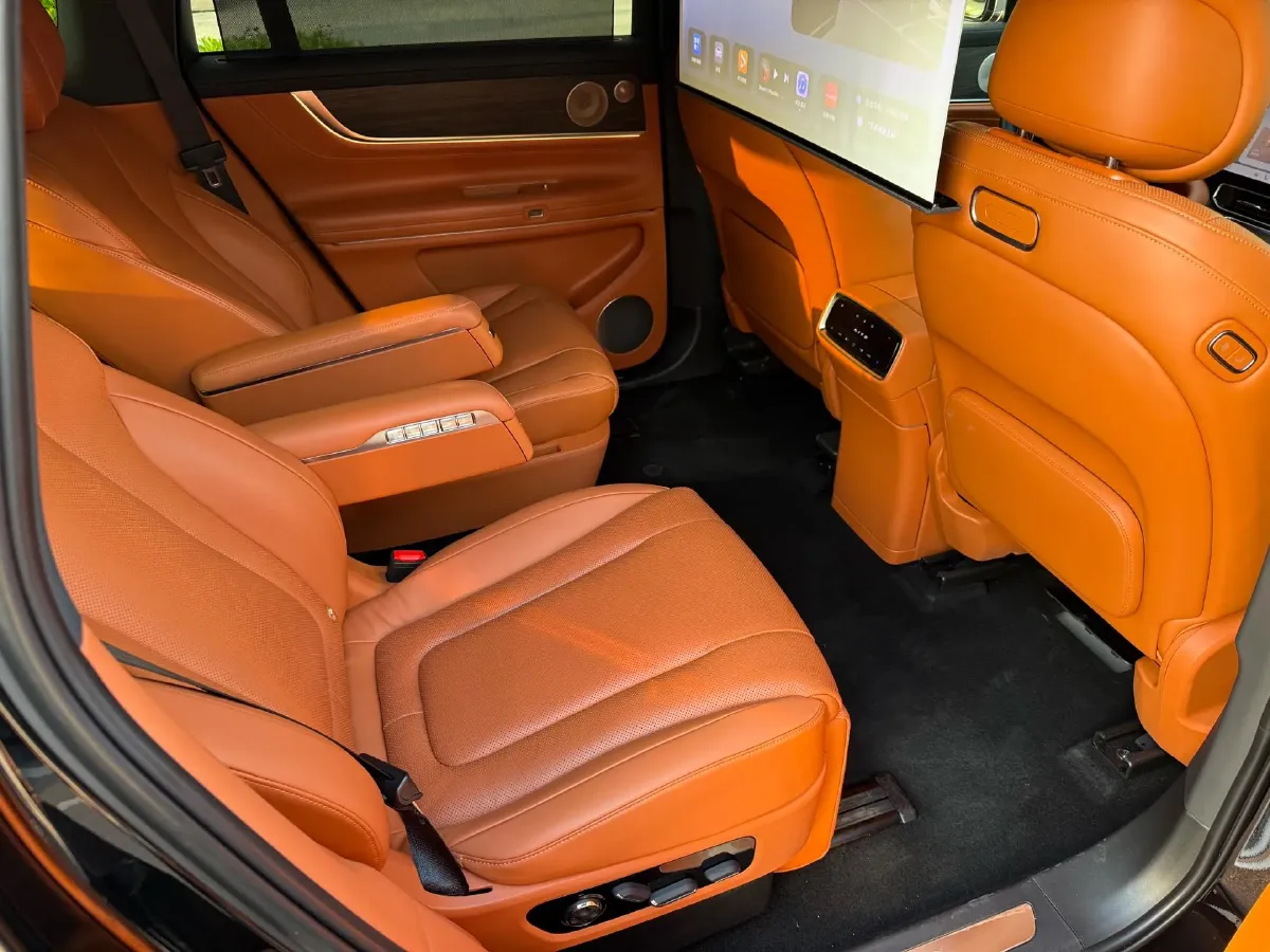 2024 AITO AITO M9 1.5T 152HP L4 REEV 42KWH,autocango,china used car exporter,china ev exporter,chinese used car exporter,chinese used ev exporter