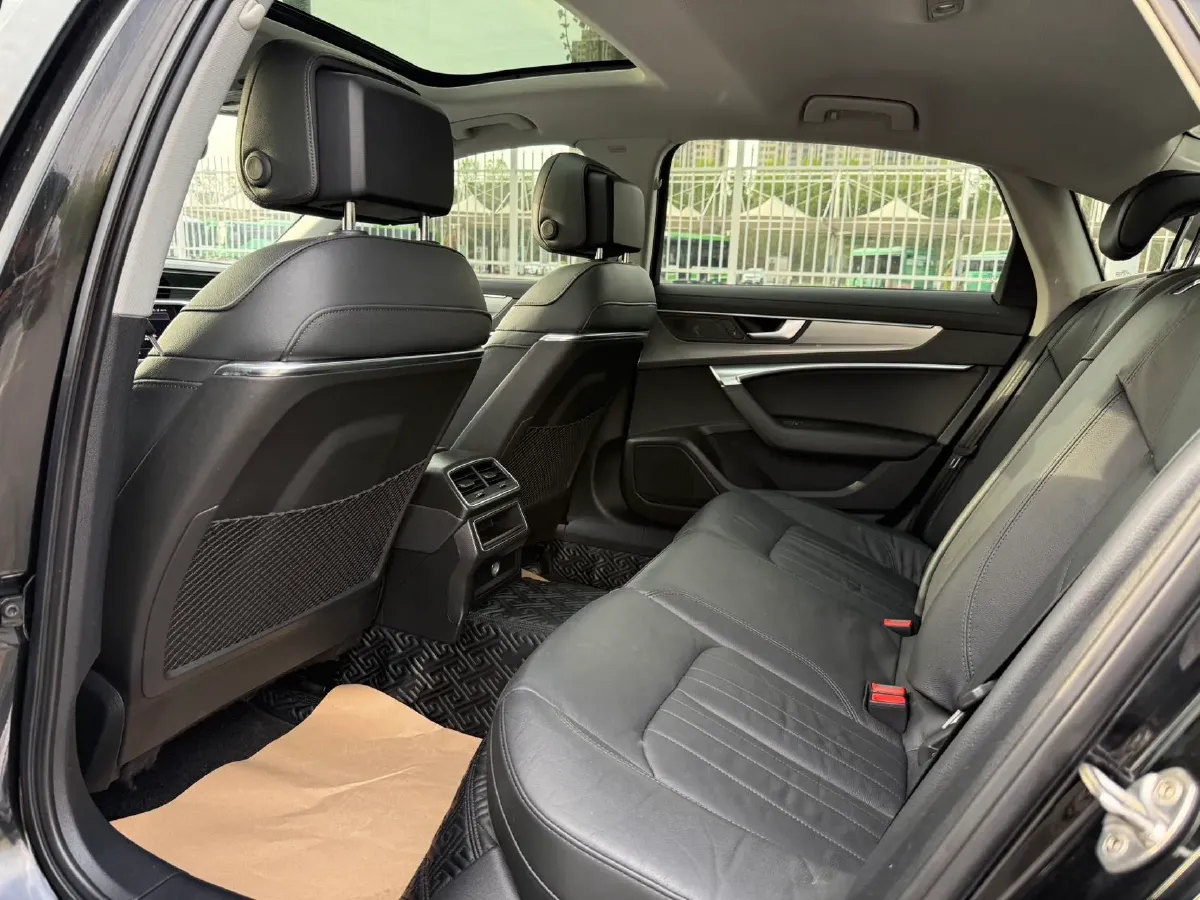 2021 Audi A6L 2.0T 190HP L4 7DCT,autocango,china used car exporter,china ev exporter,chinese used car exporter,chinese used ev exporter