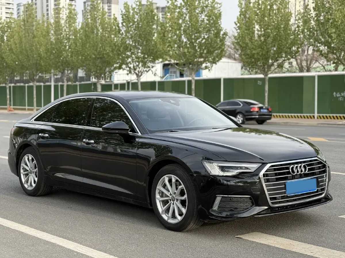 2021 Audi A6L 2.0T 190HP L4 7DCT,autocango,china used car exporter,china ev exporter,chinese used car exporter,chinese used ev exporter