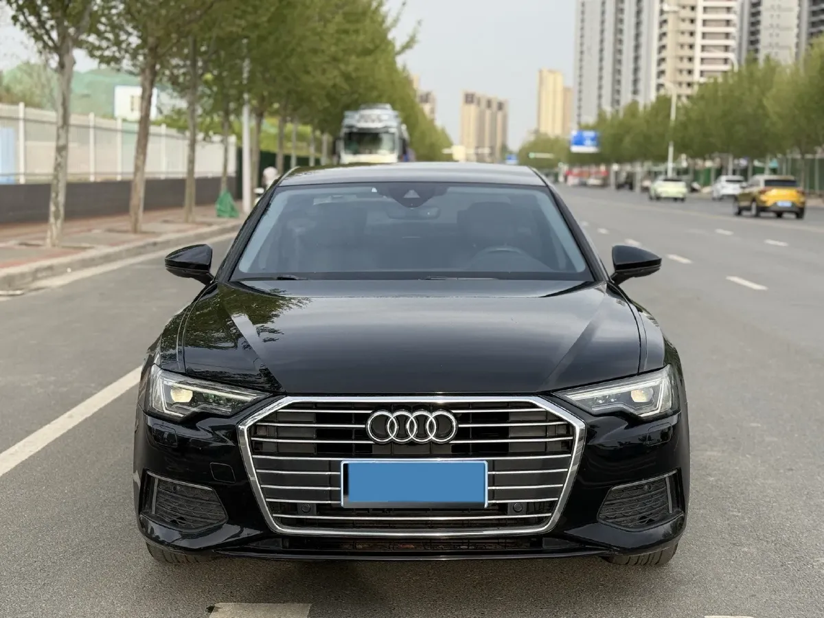 2021 Audi A6L 2.0T 190HP L4 7DCT,autocango,china used car exporter,china ev exporter,chinese used car exporter,chinese used ev exporter