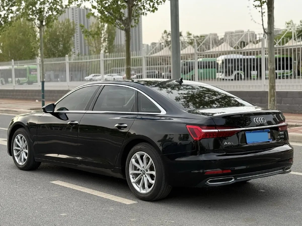 2021 Audi A6L 2.0T 190HP L4 7DCT,autocango,china used car exporter,china ev exporter,chinese used car exporter,chinese used ev exporter