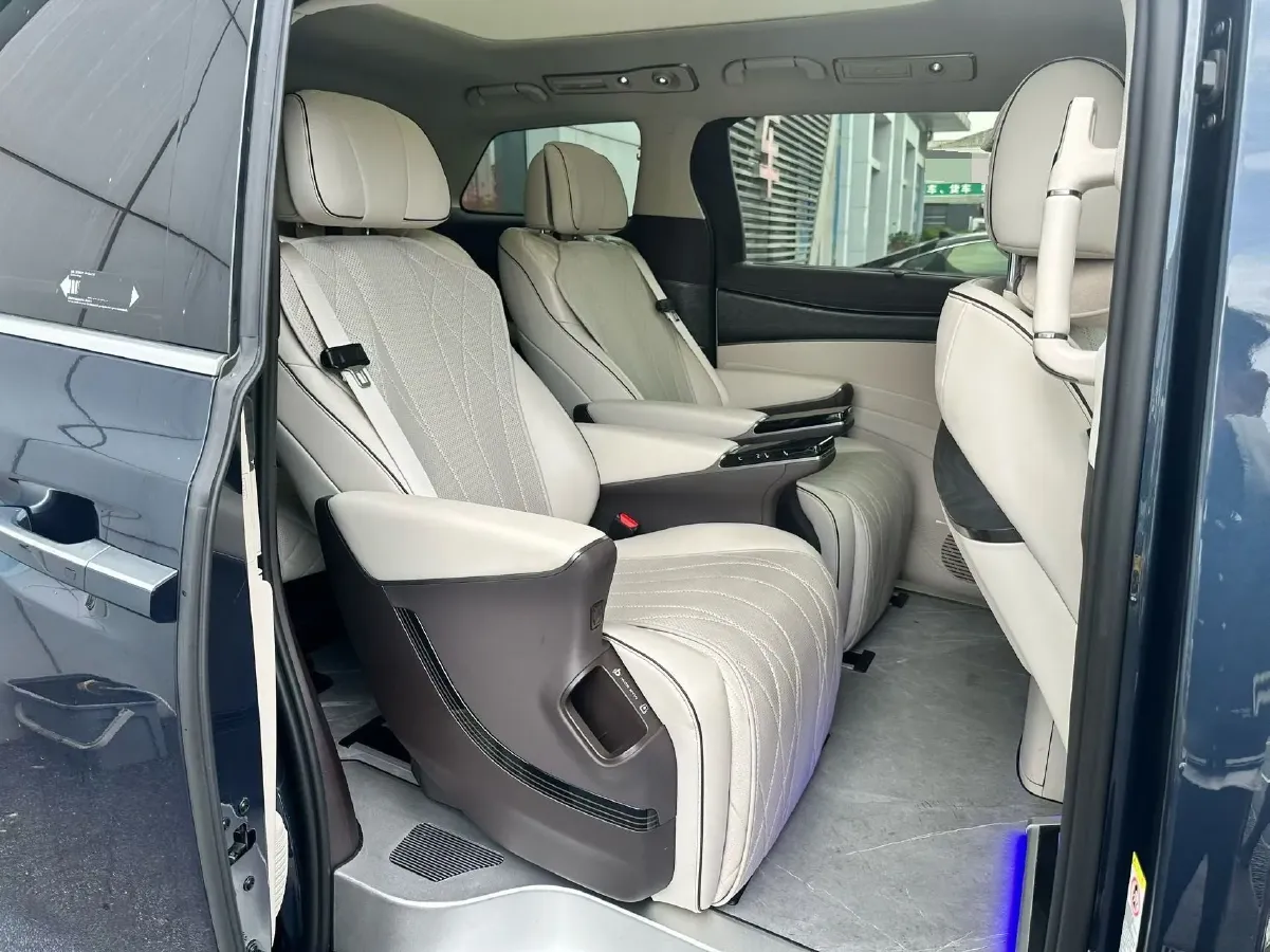 2024 Denza D9 1.5T 139HP L4 E-CVT PHEV 40KWH,autocango,china used car exporter,china ev exporter,chinese used car exporter,chinese used ev exporter