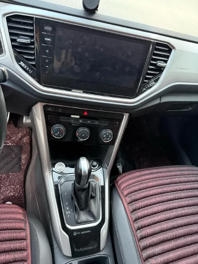 2022 Volkswagen T-Roc 1.4T 150HP L4 7DCT,autocango,china used car exporter,china ev exporter,chinese used car exporter,chinese used ev exporter