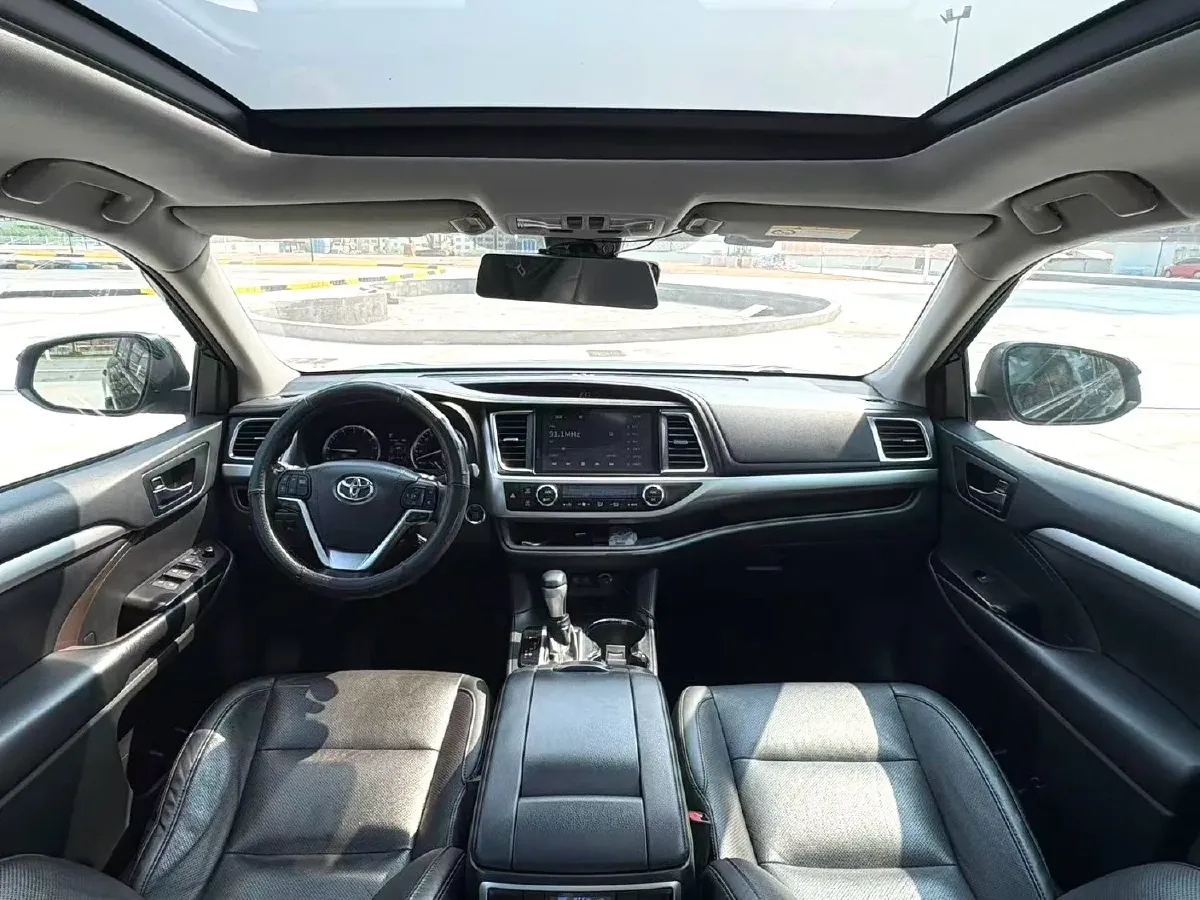 2018 Jeep Grand Commander 2.0T 265HP L4 9AT,autocango,china used car exporter,china ev exporter,chinese used car exporter,chinese used ev exporter