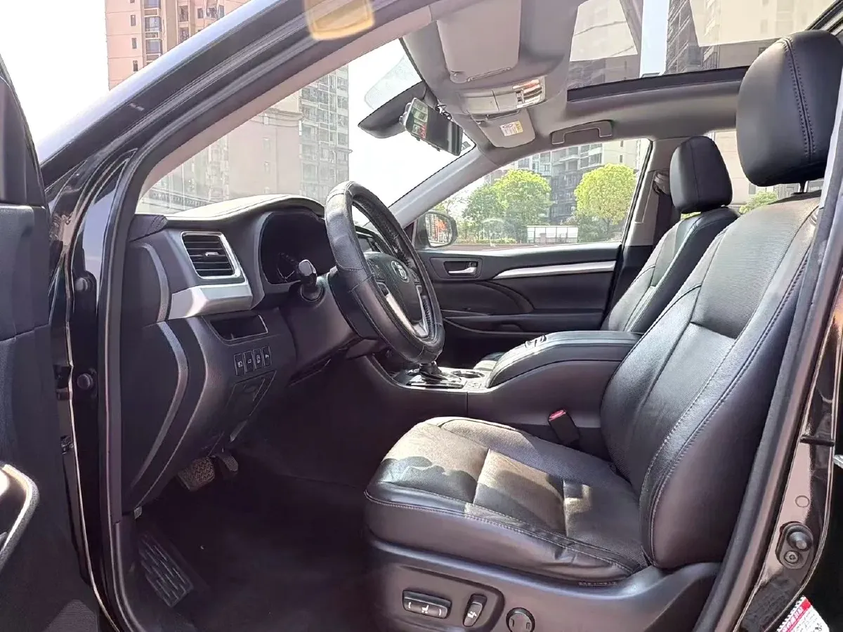 2018 Jeep Grand Commander 2.0T 265HP L4 9AT,autocango,china used car exporter,china ev exporter,chinese used car exporter,chinese used ev exporter