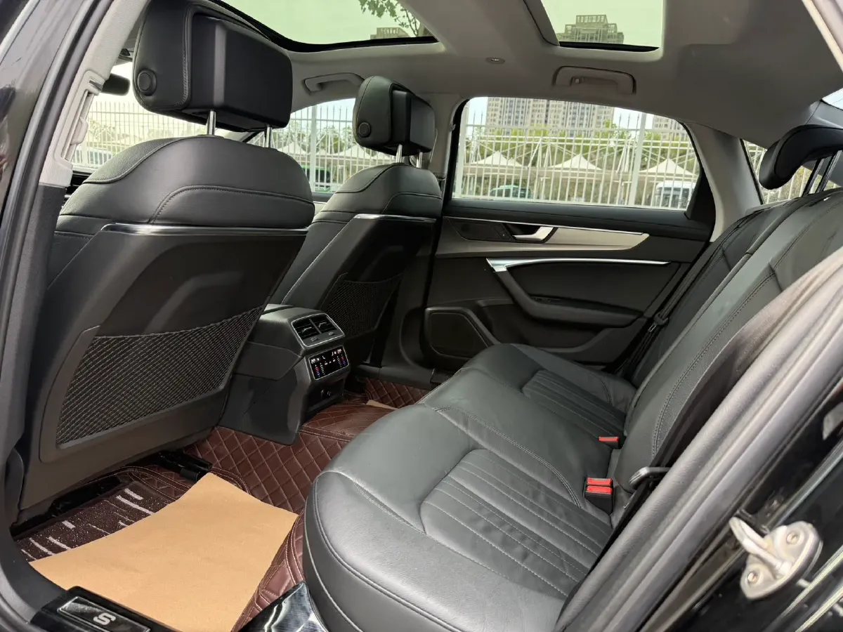 2021 Audi A6L 2.0T 224HP L4 7DCT,autocango,china used car exporter,china ev exporter,chinese used car exporter,chinese used ev exporter