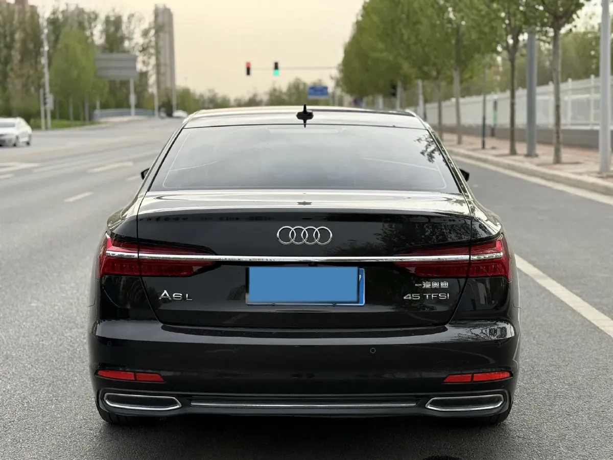 2021 Audi A6L 2.0T 224HP L4 7DCT,autocango,china used car exporter,china ev exporter,chinese used car exporter,chinese used ev exporter