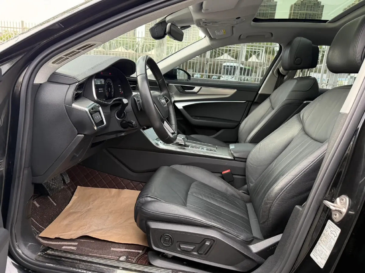 2021 Audi A6L 2.0T 224HP L4 7DCT,autocango,china used car exporter,china ev exporter,chinese used car exporter,chinese used ev exporter