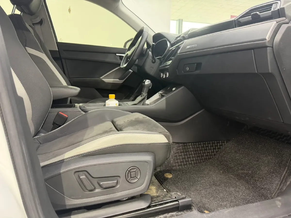 2022 Audi Q3 1.4T 150HP L4 7DCT,autocango,china used car exporter,china ev exporter,chinese used car exporter,chinese used ev exporter