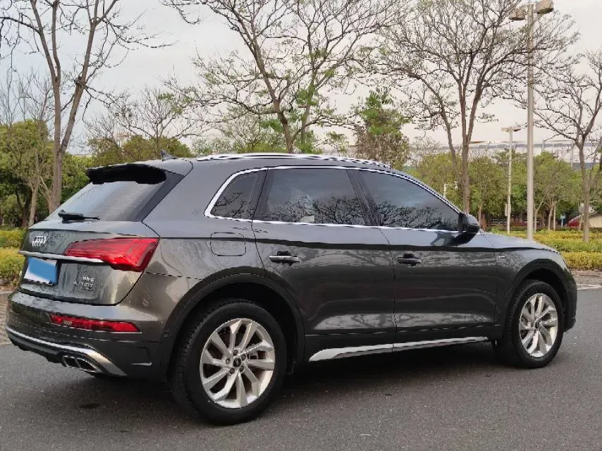 2021 Audi Q5L 2.0T 190HP L4 7DCT,autocango,china used car exporter,china ev exporter,chinese used car exporter,chinese used ev exporter