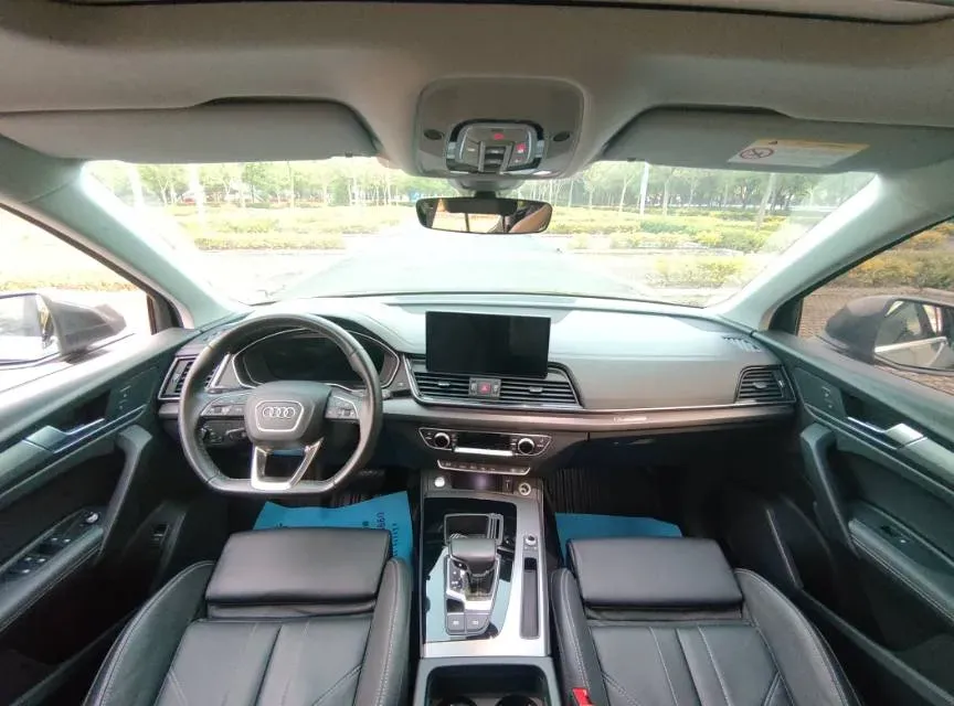 2021 Audi Q5L 2.0T 190HP L4 7DCT,autocango,china used car exporter,china ev exporter,chinese used car exporter,chinese used ev exporter