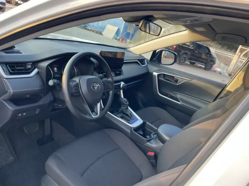 2024 Toyota RAV4 2.0L 171HP L4 CVT,autocango,china used car exporter,china ev exporter,chinese used car exporter,chinese used ev exporter