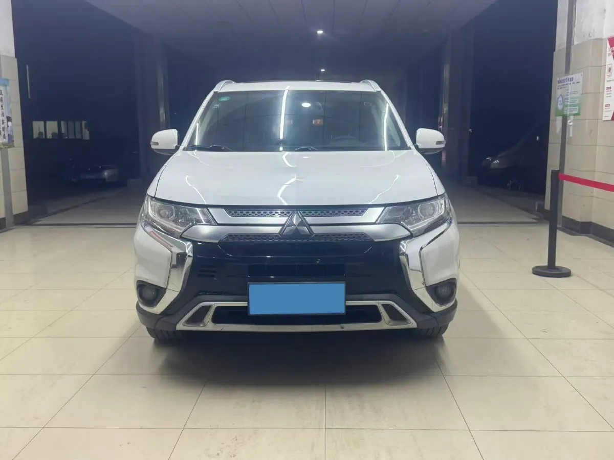 2019 Mitsubishi Outlander 2.0L 166HP L4 CVT,autocango,china used car exporter,china ev exporter,chinese used car exporter,chinese used ev exporter
