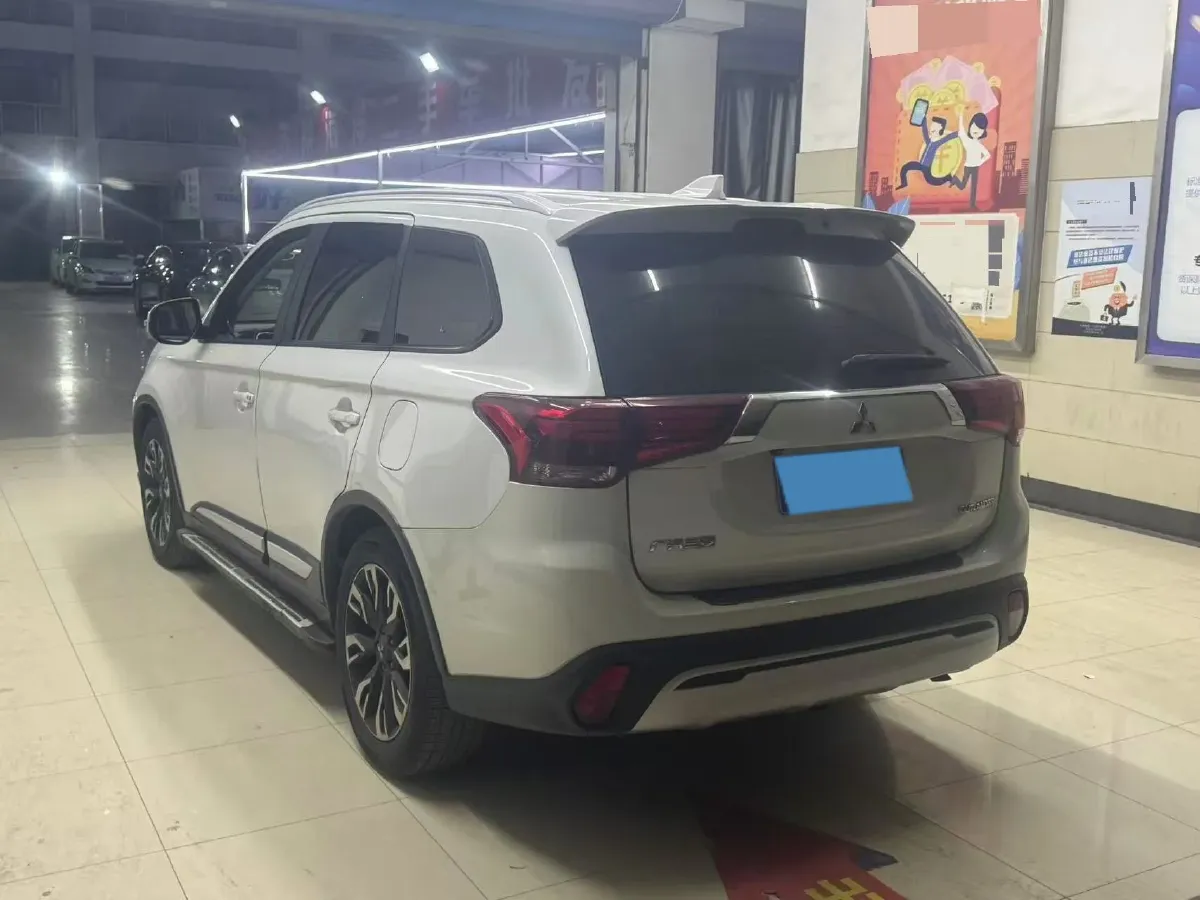 2019 Mitsubishi Outlander 2.0L 166HP L4 CVT,autocango,china used car exporter,china ev exporter,chinese used car exporter,chinese used ev exporter