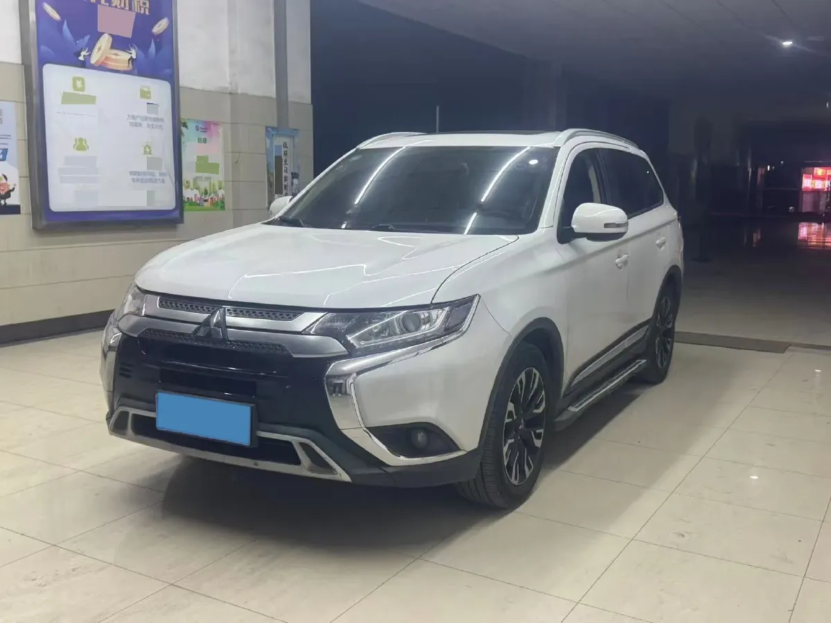 2019 Mitsubishi Outlander 2.0L 166HP L4 CVT,autocango,china used car exporter,china ev exporter,chinese used car exporter,chinese used ev exporter