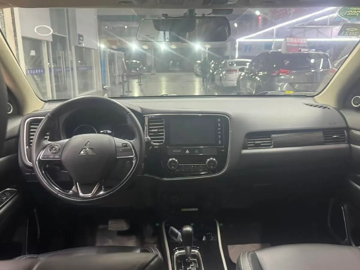 2019 Mitsubishi Outlander 2.0L 166HP L4 CVT,autocango,china used car exporter,china ev exporter,chinese used car exporter,chinese used ev exporter