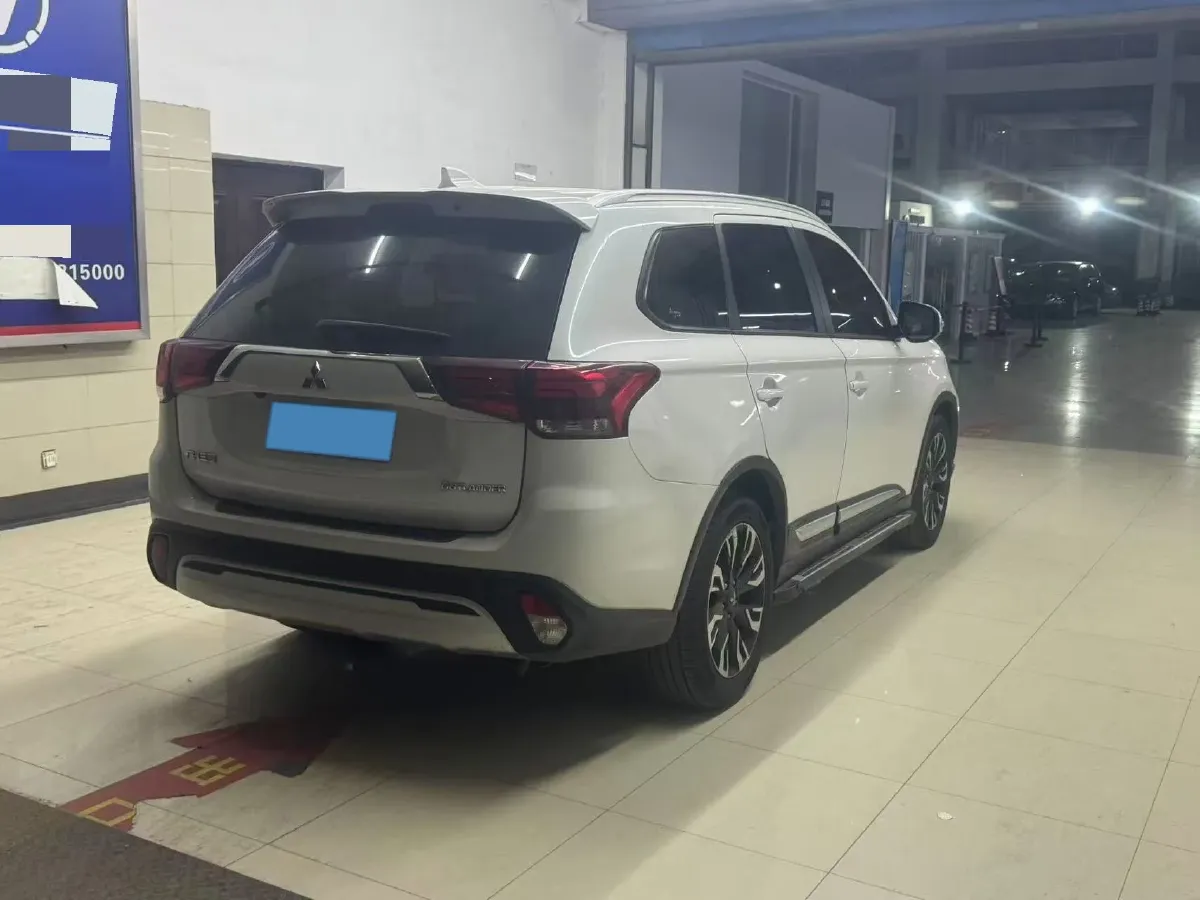 2019 Mitsubishi Outlander 2.0L 166HP L4 CVT,autocango,china used car exporter,china ev exporter,chinese used car exporter,chinese used ev exporter
