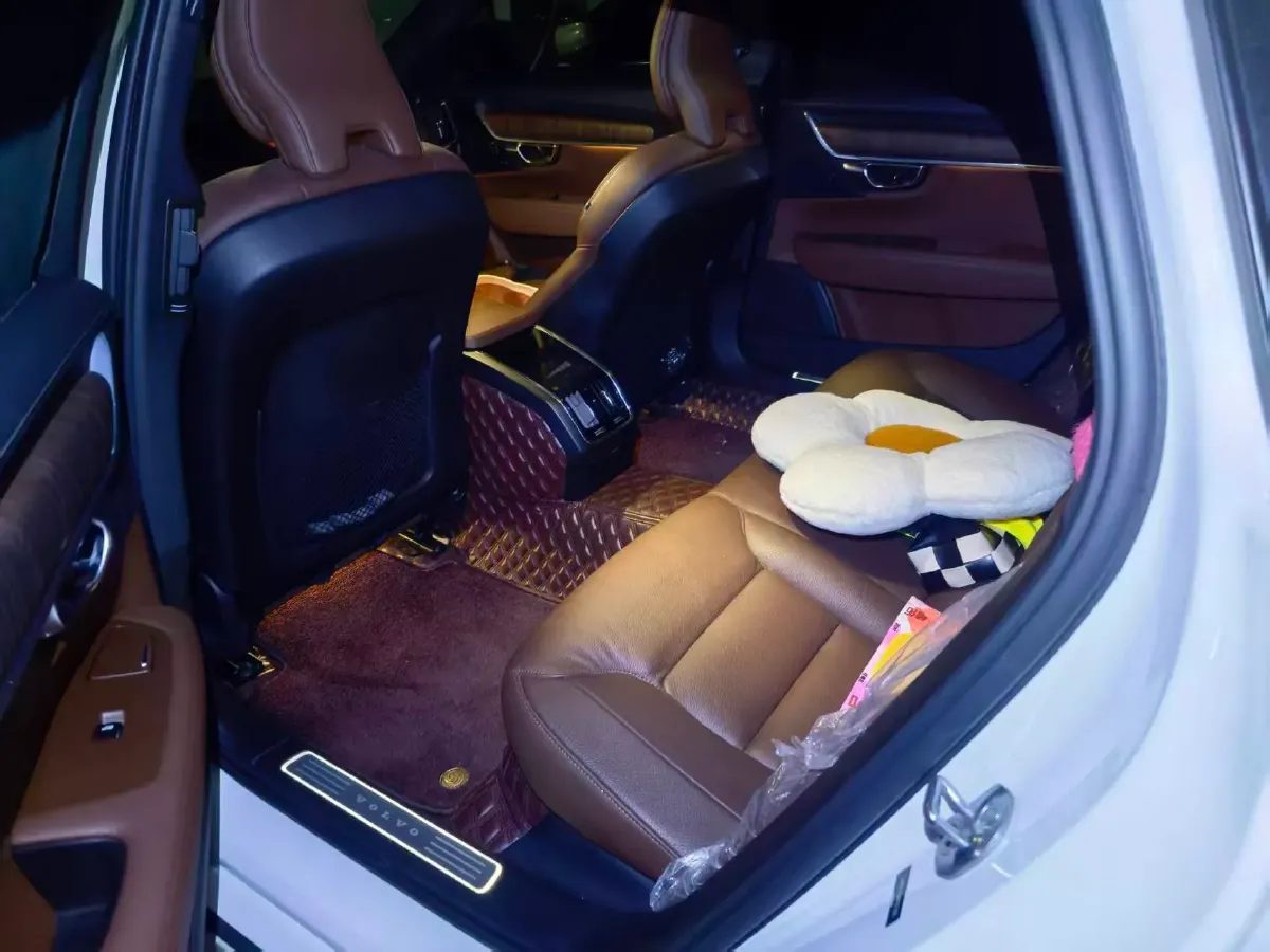 2022 Volvo S90 2.0T 250HP L4 8AT,autocango,china used car exporter,china ev exporter,chinese used car exporter,chinese used ev exporter