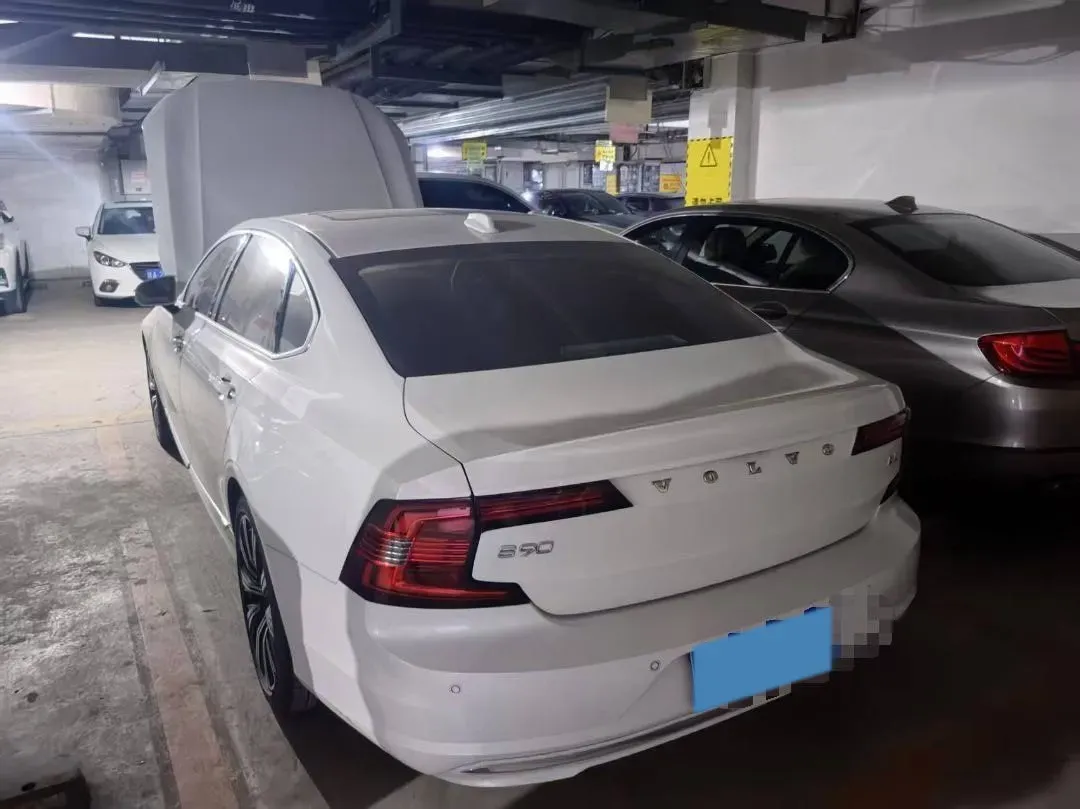 2022 Volvo S90 2.0T 250HP L4 8AT,autocango,china used car exporter,china ev exporter,chinese used car exporter,chinese used ev exporter