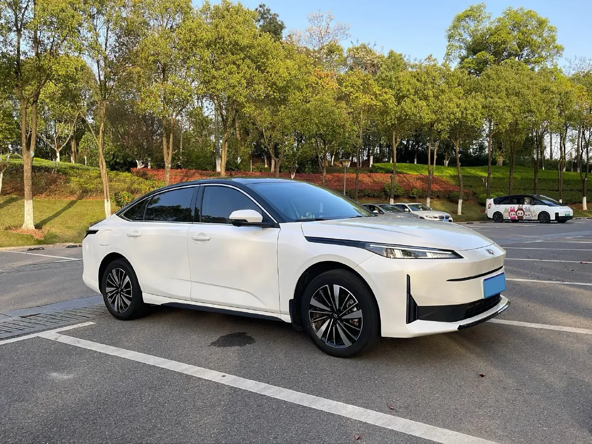 2024 ChangAn QiYuan A05 1.5L 110HP L4 E-CVT PHEV 18.99KWH,autocango,china used car exporter,china ev exporter,chinese used car exporter,chinese used ev exporter