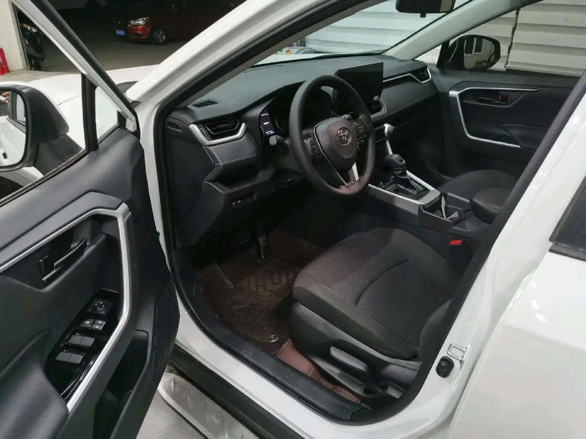2024 Toyota RAV4 2.0L 171HP L4 CVT,autocango,china used car exporter,china ev exporter,chinese used car exporter,chinese used ev exporter