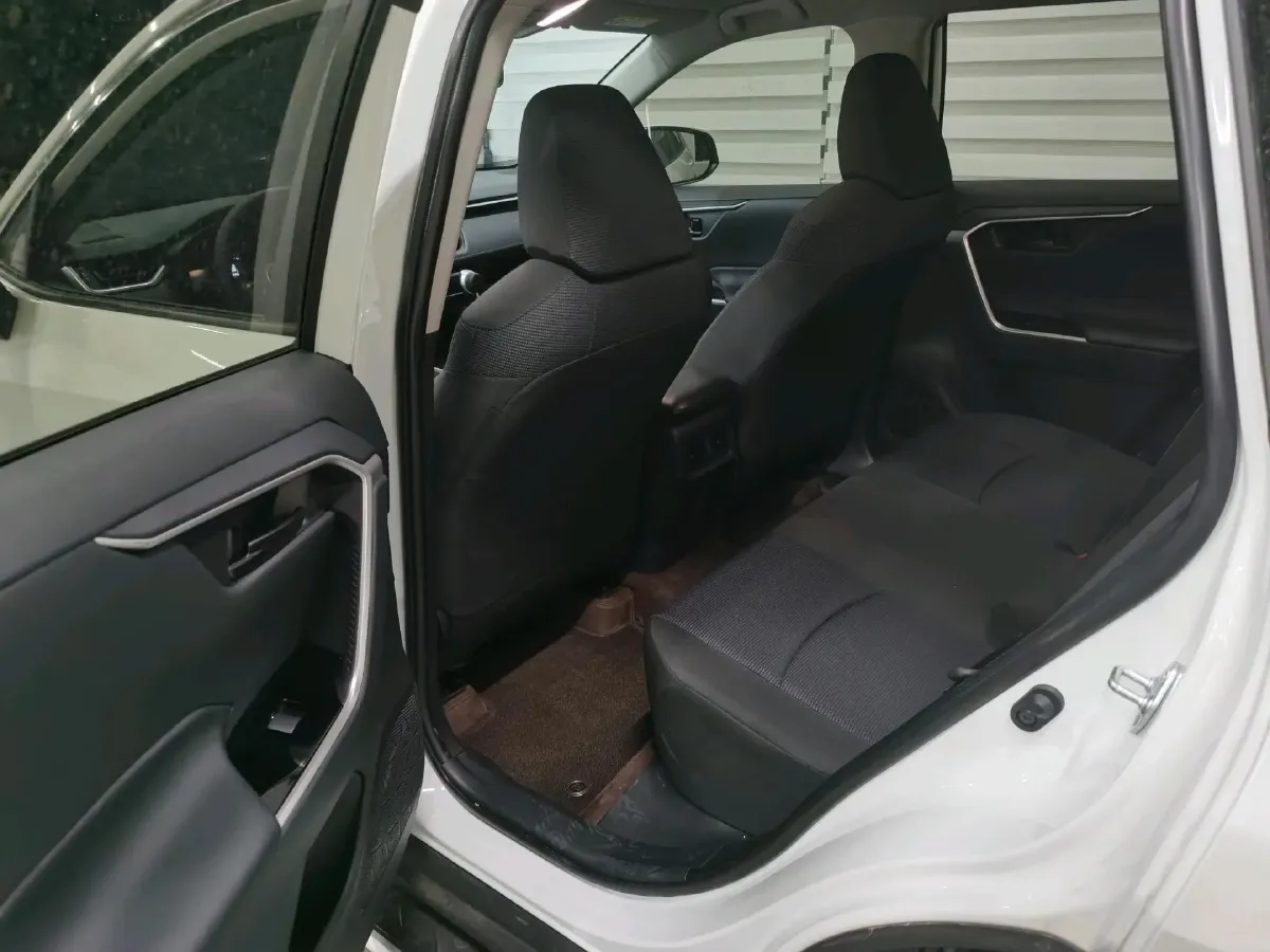 2024 Toyota RAV4 2.0L 171HP L4 CVT,autocango,china used car exporter,china ev exporter,chinese used car exporter,chinese used ev exporter