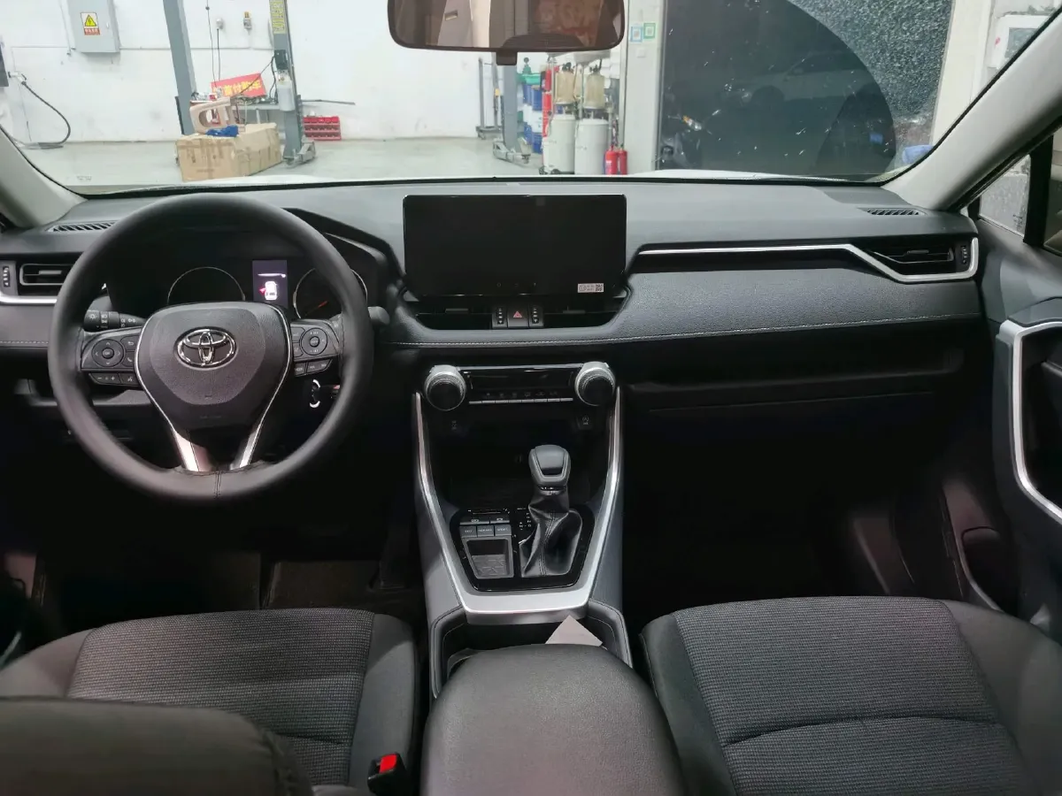 2024 Toyota RAV4 2.0L 171HP L4 CVT,autocango,china used car exporter,china ev exporter,chinese used car exporter,chinese used ev exporter