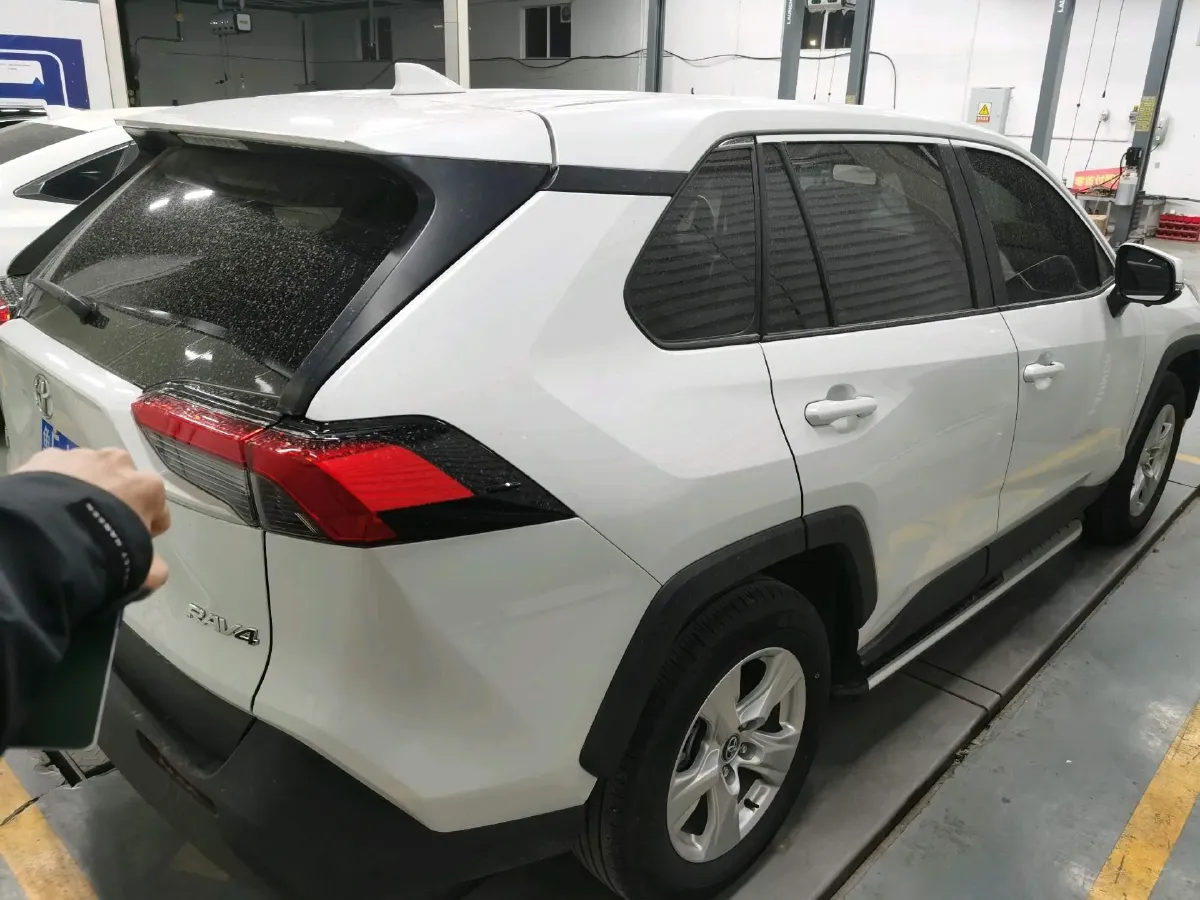 2024 Toyota RAV4 2.0L 171HP L4 CVT,autocango,china used car exporter,china ev exporter,chinese used car exporter,chinese used ev exporter