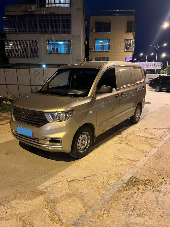2019 WuLing HongGuang V 1.5L 105HP L4 5MT,autocango,china used car exporter,china ev exporter,chinese used car exporter,chinese used ev exporter