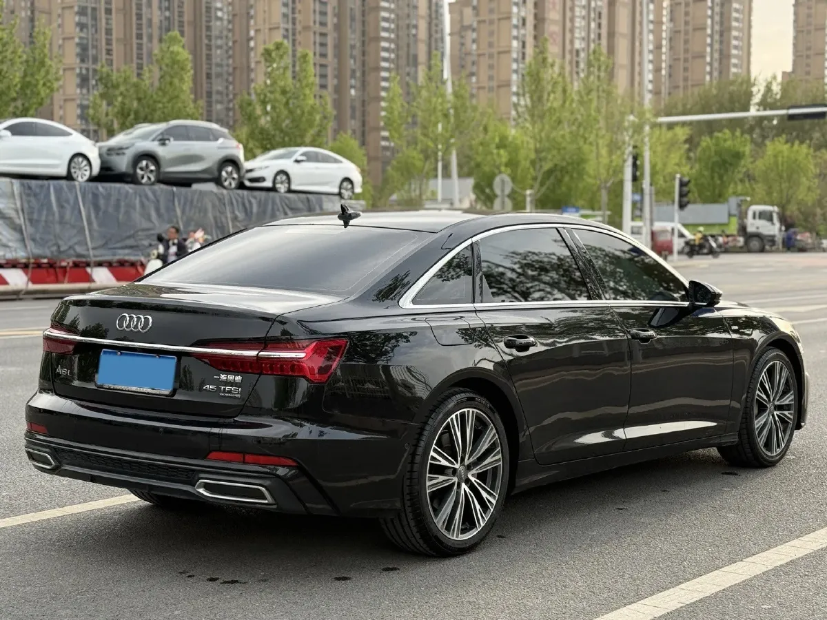 2021 Audi A6L 2.0T 224HP L4 7DCT,autocango,china used car exporter,china ev exporter,chinese used car exporter,chinese used ev exporter