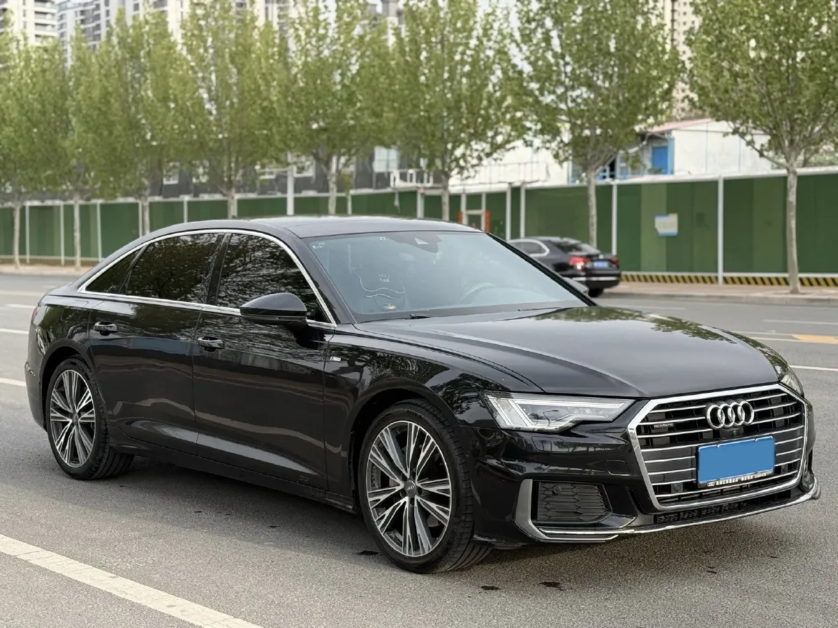 2021 Audi A6L 2.0T 224HP L4 7DCT,autocango,china used car exporter,china ev exporter,chinese used car exporter,chinese used ev exporter