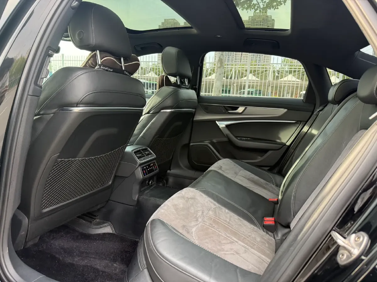 2021 Audi A6L 2.0T 224HP L4 7DCT,autocango,china used car exporter,china ev exporter,chinese used car exporter,chinese used ev exporter