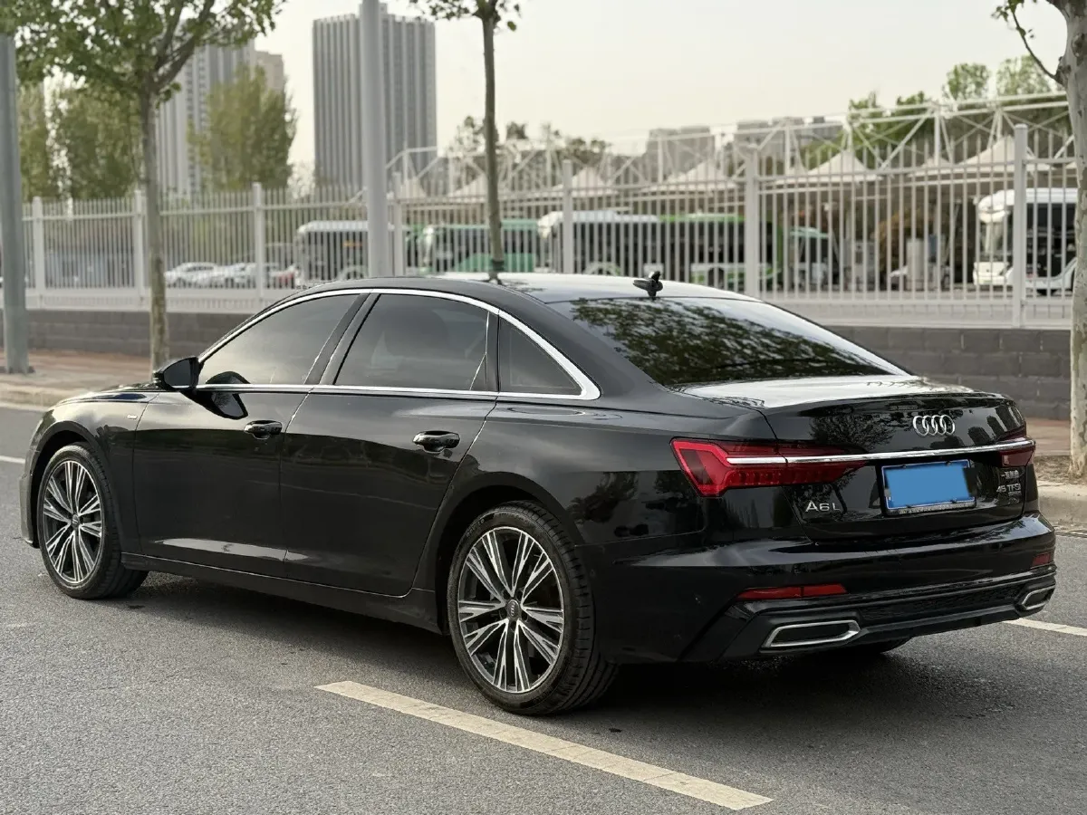 2021 Audi A6L 2.0T 224HP L4 7DCT,autocango,china used car exporter,china ev exporter,chinese used car exporter,chinese used ev exporter
