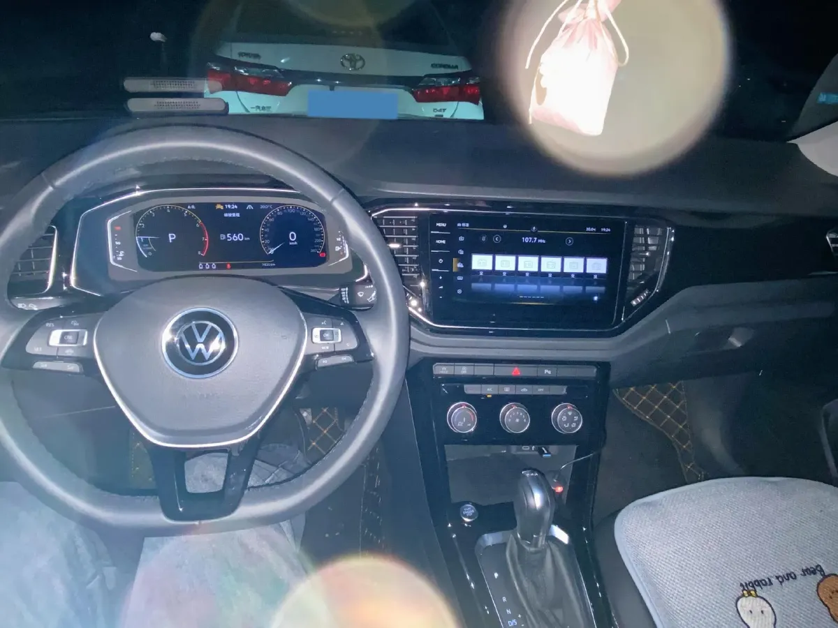 2022 Volkswagen T-Roc 1.4T 150HP L4 7DCT,autocango,china used car exporter,china ev exporter,chinese used car exporter,chinese used ev exporter