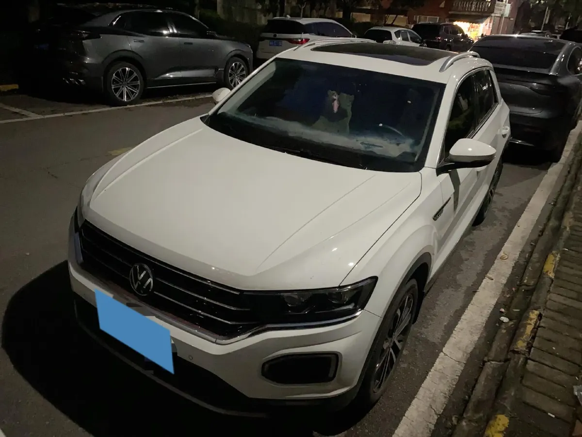 2022 Volkswagen T-Roc 1.4T 150HP L4 7DCT,autocango,china used car exporter,china ev exporter,chinese used car exporter,chinese used ev exporter