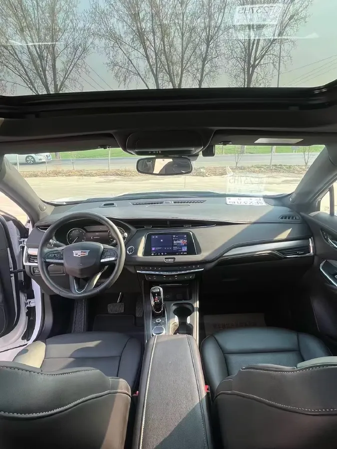 2022 Cadillac XT4 2.0T 237HP L4 9AT,autocango,china used car exporter,china ev exporter,chinese used car exporter,chinese used ev exporter
