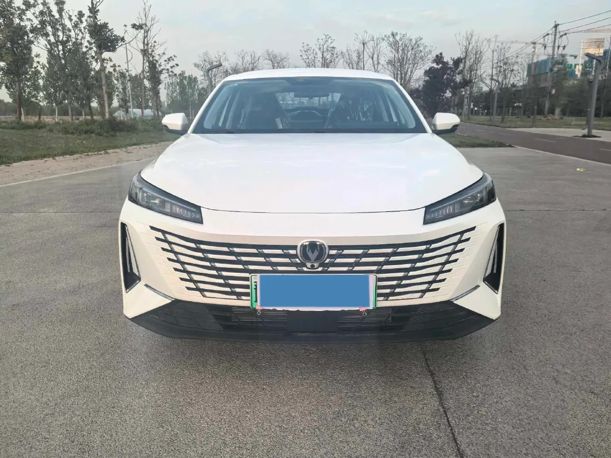 2025 ChangAn EadoPHEV 1.5L 98HP L4 E-CVT PHEV,autocango,china used car exporter,china ev exporter,chinese used car exporter,chinese used ev exporter