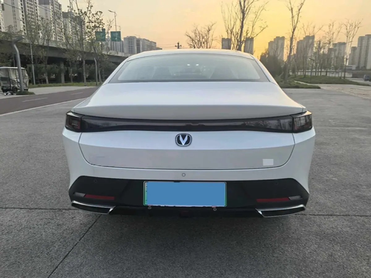 2025 ChangAn EadoPHEV 1.5L 98HP L4 E-CVT PHEV,autocango,china used car exporter,china ev exporter,chinese used car exporter,chinese used ev exporter
